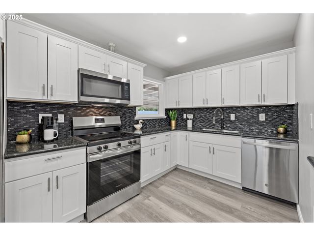 3031 Se 120TH Ave, Portland, OR 97266