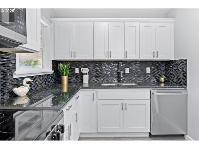 3031 Se 120TH Ave, Portland, OR 97266