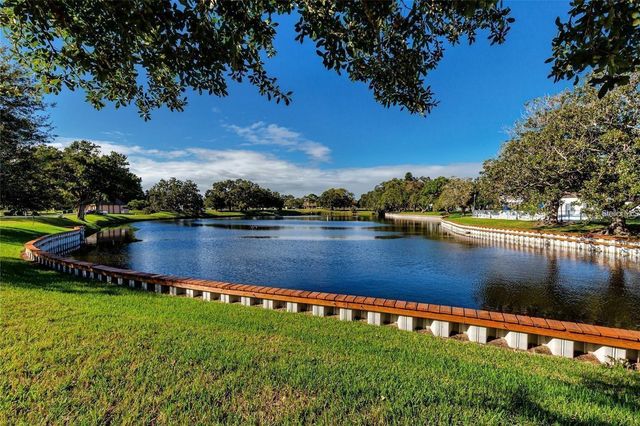 8305 111TH STREET 108, Seminole, FL 33772