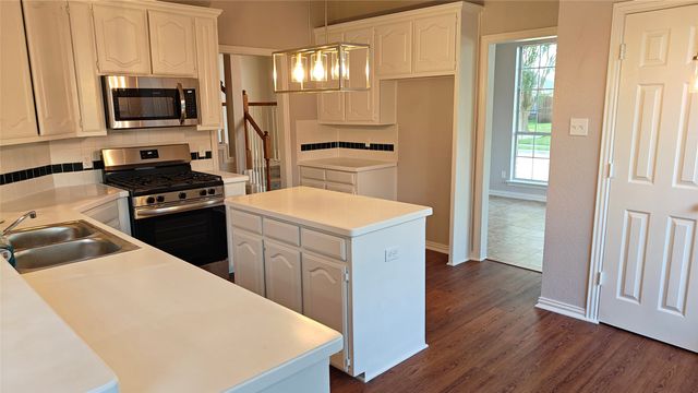 1312 Wentworth Drive, Lewisville, TX 75067