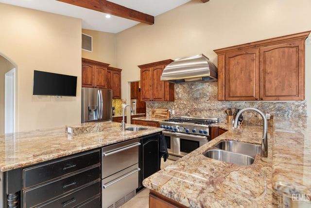 7919 Scarlet Maple Court, Bakersfield, CA 93308