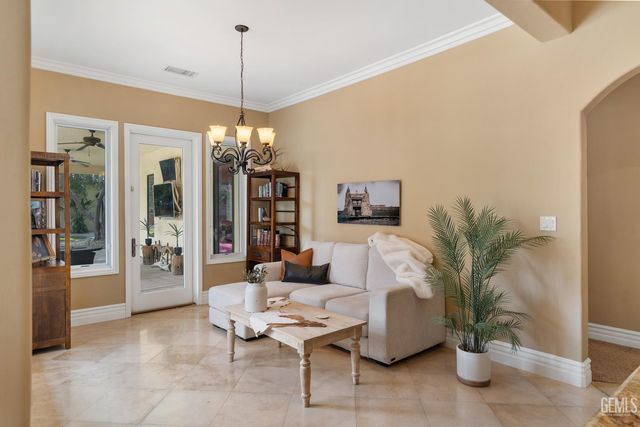 7919 Scarlet Maple Court, Bakersfield, CA 93308