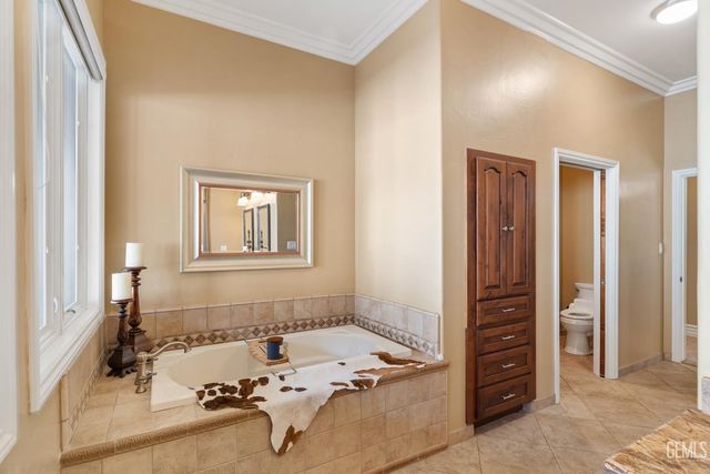 7919 Scarlet Maple Court, Bakersfield, CA 93308