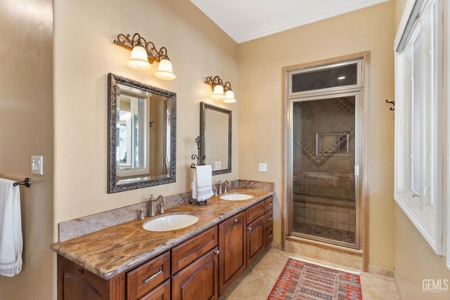 7919 Scarlet Maple Court, Bakersfield, CA 93308