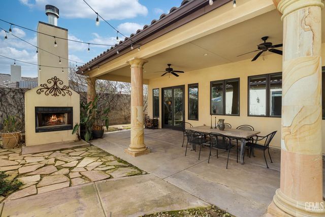 7919 Scarlet Maple Court, Bakersfield, CA 93308