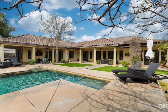 7919 Scarlet Maple Court, Bakersfield, CA 93308