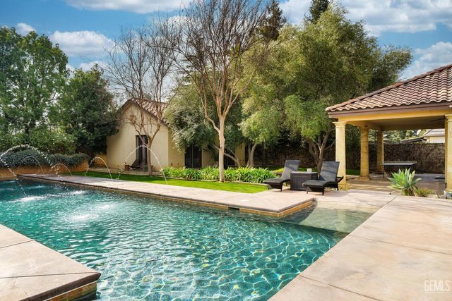 7919 Scarlet Maple Court, Bakersfield, CA 93308