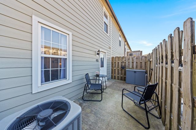 913 Coarsey Dr, Nashville, TN 37217