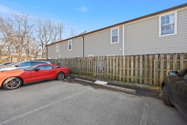 913 Coarsey Dr, Nashville, TN 37217