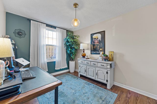 913 Coarsey Dr, Nashville, TN 37217