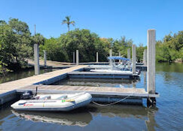 8479 SE Eagle Avenue, Hobe Sound, FL 33455