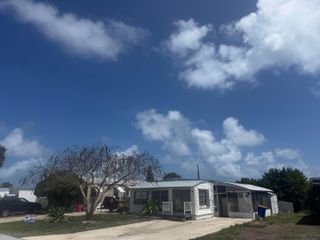 8479 SE Eagle Avenue, Hobe Sound, FL 33455