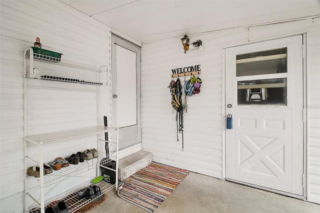 11723 MAGNOLIA AVENUE, Tavares, FL 32778