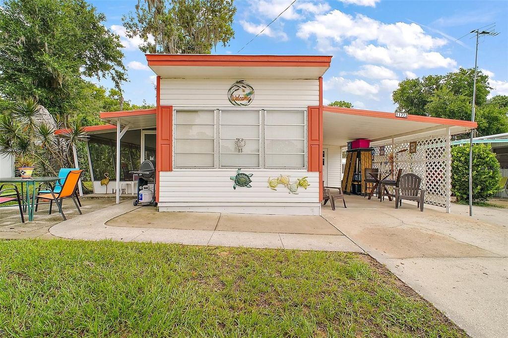11723 MAGNOLIA AVENUE, Tavares, FL 32778