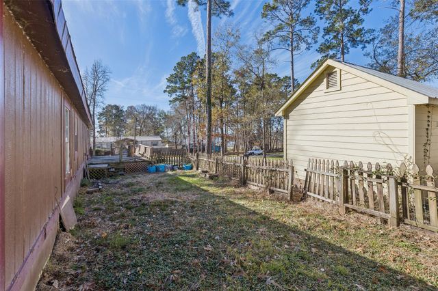 242 Pear Street, Livingston, TX 77351