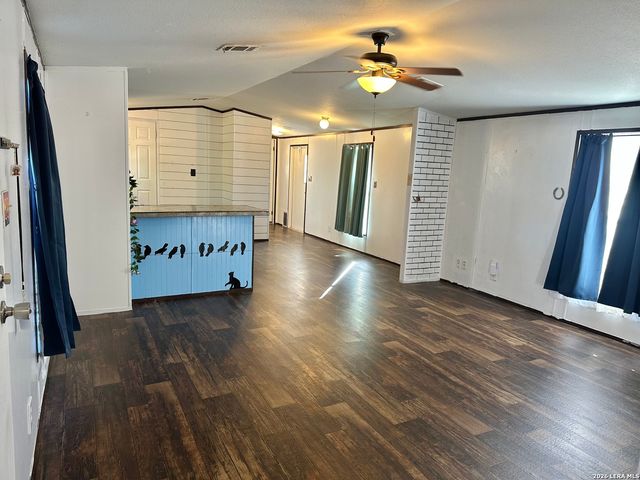 470 Pr 1519, Bandera, TX 78003