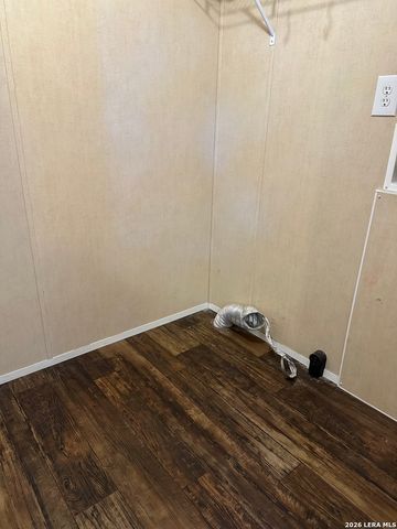 470 Pr 1519, Bandera, TX 78003