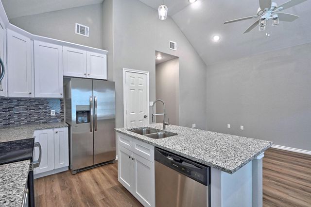 11911 Nelwood, Willis, TX 77318