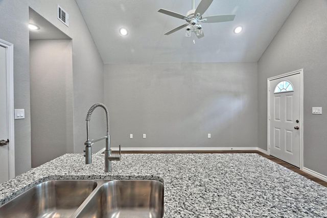 11911 Nelwood, Willis, TX 77318