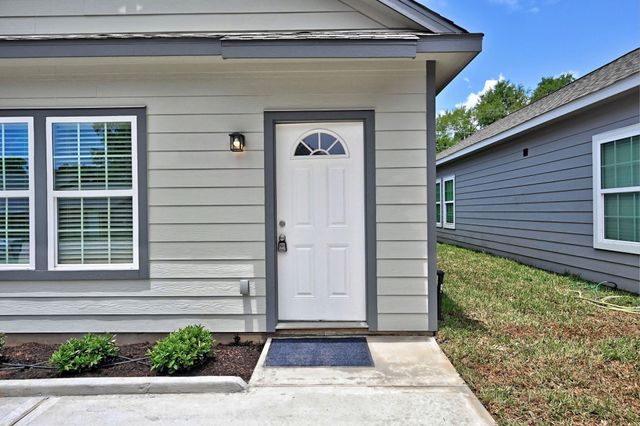 11911 Nelwood, Willis, TX 77318