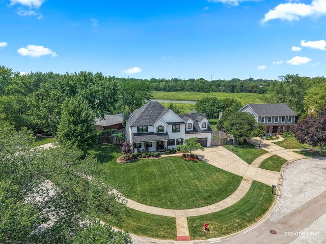 2560 Surrey Court, Aurora, IL 60506