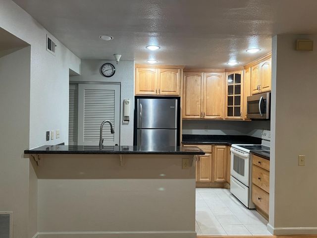 310 Hackamore Lane, Fremont, CA 94539