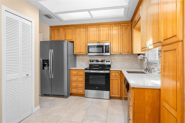 815 E 23RD AVENUE, New Smyrna Beach, FL 32169