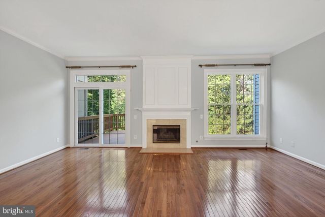 47644 SANDBANK SQ, Sterling, VA 20165