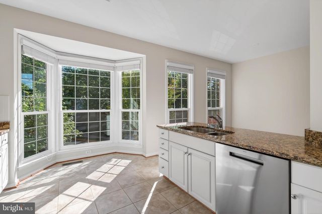 47644 SANDBANK SQ, Sterling, VA 20165