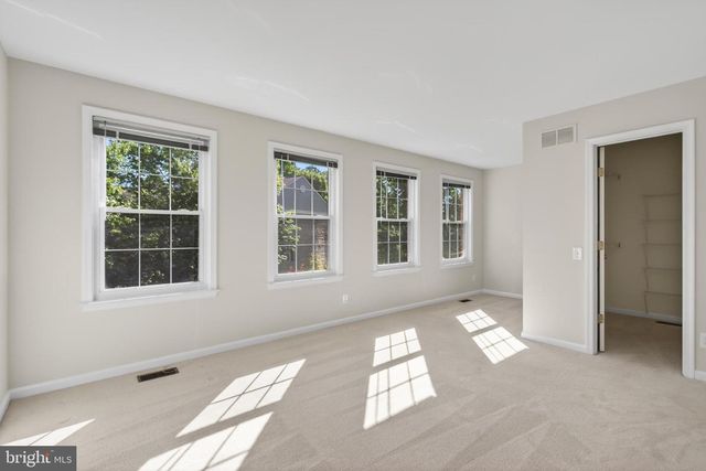 47644 SANDBANK SQ, Sterling, VA 20165