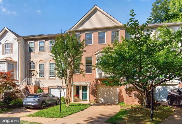 47644 SANDBANK SQ, Sterling, VA 20165