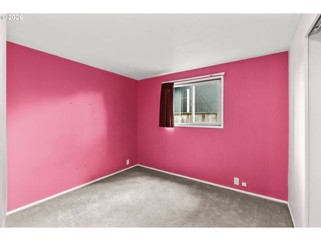 4045 HYACINTH St, Eugene, OR 97404