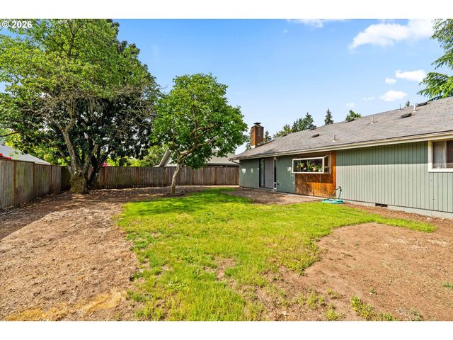 4045 HYACINTH St, Eugene, OR 97404