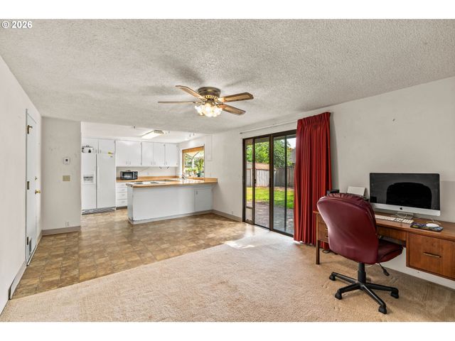 4045 HYACINTH St, Eugene, OR 97404