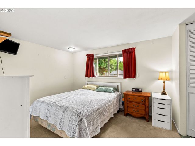 4045 HYACINTH St, Eugene, OR 97404