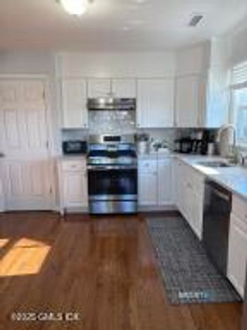 27 High Street B, Greenwich, CT 06830