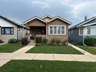 5542 W Grace Street, Chicago, IL 60641