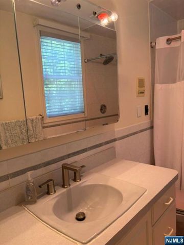 606 Orangeburgh Road, River Vale, NJ 07675