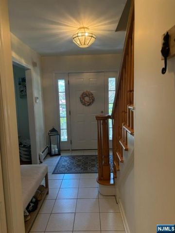 606 Orangeburgh Road, River Vale, NJ 07675