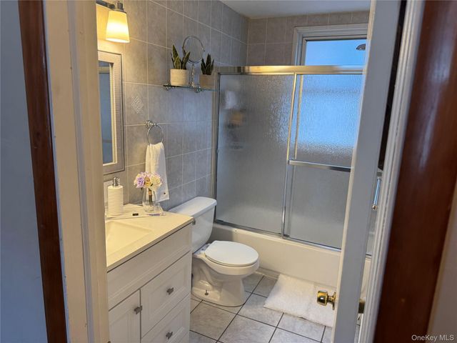 7817 64th Street, Glendale, NY 11385