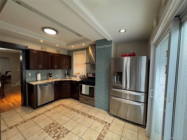 7817 64th Street, Glendale, NY 11385