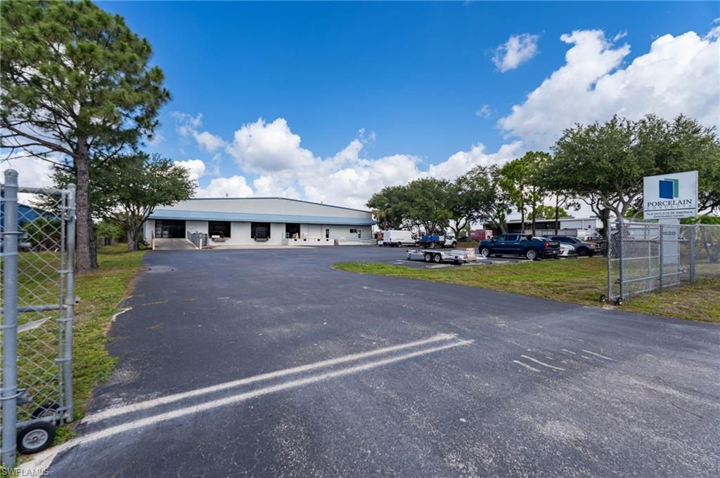 3520 Old Metro PKWY, FORT MYERS, FL 33916 — photo 5