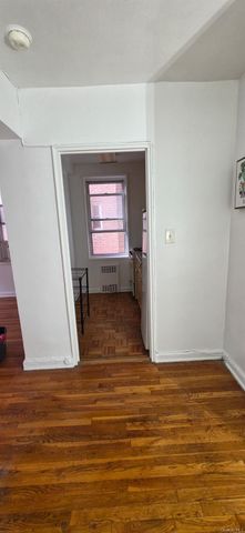 143-25 84th Drive 2E, Briarwood, NY 11435