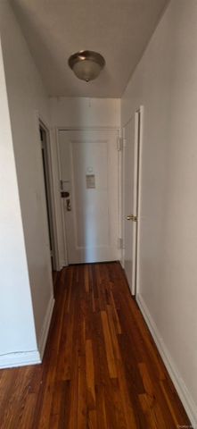 143-25 84th Drive 2E, Briarwood, NY 11435