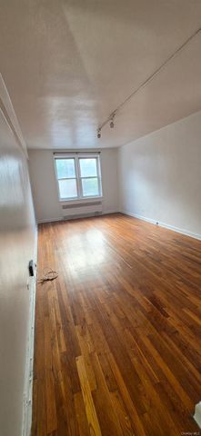 143-25 84th Drive 2E, Briarwood, NY 11435