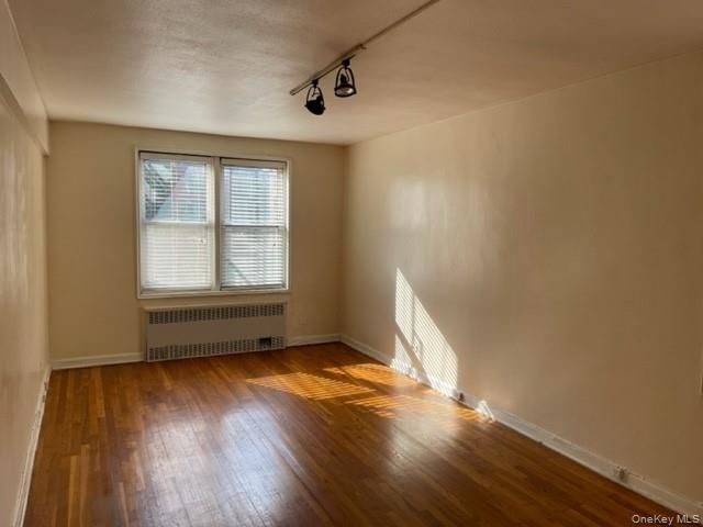 143-25 84th Drive 2E, Briarwood, NY 11435
