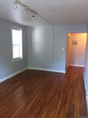 143-25 84th Drive 2E, Briarwood, NY 11435