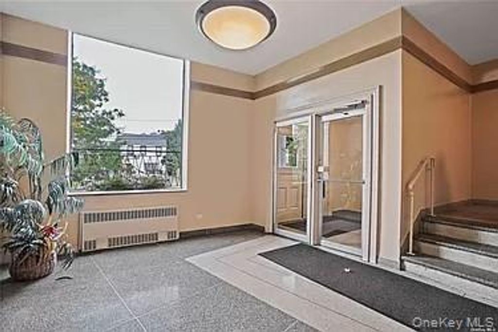143-25 84th Drive 2E, Briarwood, NY 11435 — photo 3