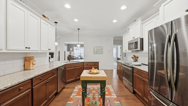 555 Deer Valley Drive, Hixson, TN 37343