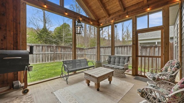 555 Deer Valley Drive, Hixson, TN 37343